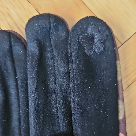 Women's Fleece Cat Design Gloves - Picture 3 of 5